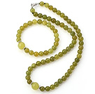 Trevlig Natural Round Sydkorea Jade pärlstav halsband med matchande Elastic Armband Smycken Set