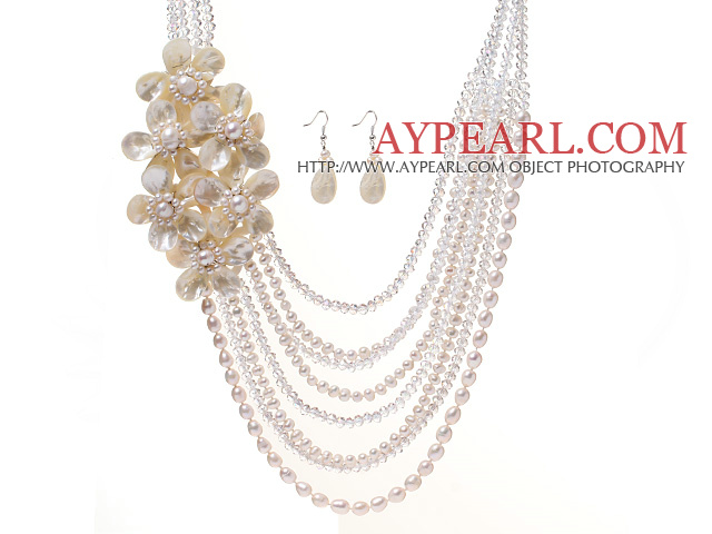 Mode Multilayer Natural White Freshwater Pearl Crystal och Shell Flower Set (Halsband med matchade örhängen )