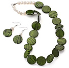 Fashion White Freshwater Pearl And Green Round Disc Painted Shell Sets (Necklace With Matched Earrings)