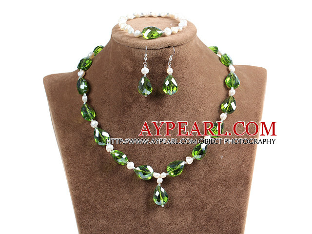 Sclipitoare Tear Crăciun picătură formă Lovely Green Crystal alb natural de apă dulce Pearl bijuterii Set cu Rhinstone incuietoare magnetice (colier, bratara si cercei)