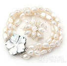 8-9mm hvit barokk Freshwater Pearl Set med Shell Flower Clasp (Strands armbånd og ring)