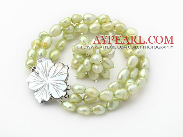 8-9mm Grass Grønn barokk Ferskvann Pearl Set med Shell Flower Clasp (Strands armbånd og ring)