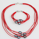 10-11mm Svart Freshwater Pearl og Red Leather Halskjede armbånd Set