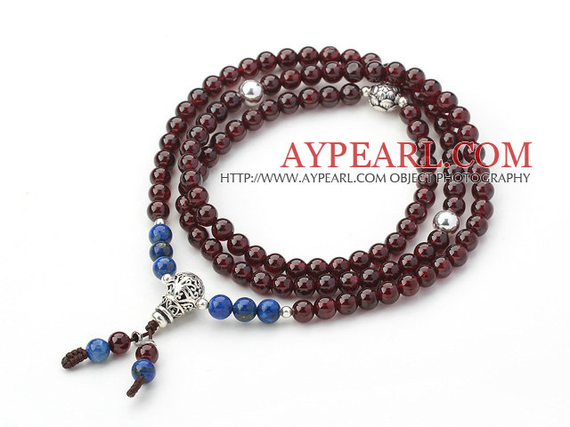 A Garnet ronde de classe et Lapis Rosaire / Prayer Bracelet