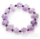 Forekomsten Angle Amethyst og Round Garnet Stretch Bangle Bracelet