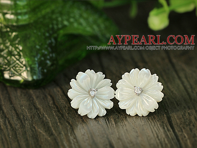 Beautiful White Shell Flower Zircon Sterling Silver Studs Eearrings
