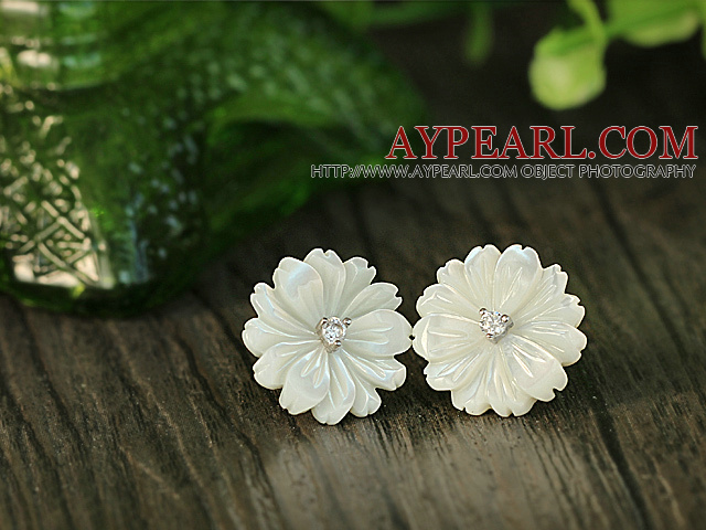 Beautiful White Shell Fleur Zircon Sterling Silver Studs Eearrings