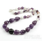 Fasetterte Amethyst and White Sea Shell og Black Agate kjede