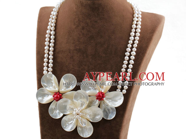 Shining Stil Svart Sötvatten Pearl och White Lip Shell Flower och Red Coral halsband