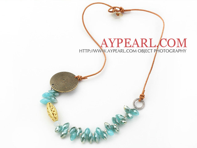 Lake Blue Jade Crystal och Imitation Golden tillbehör Halsband