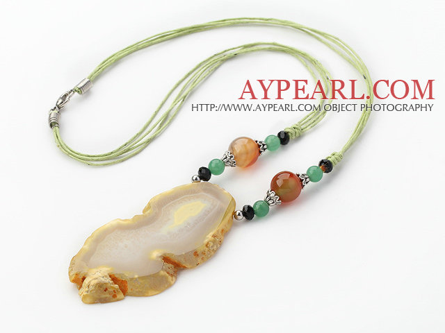 Simple Design Big Crystallized Agate Pendant Necklace with Light Green Thread