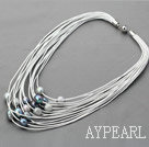 Multi Strands 11-12mm Grå og Svart Freshwater Pearl hvitt skinn halskjede med magnetisk lås