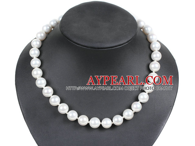 Simple Pretty White Round Seashell Beads Choker Necklace With Rhinestone Clasp