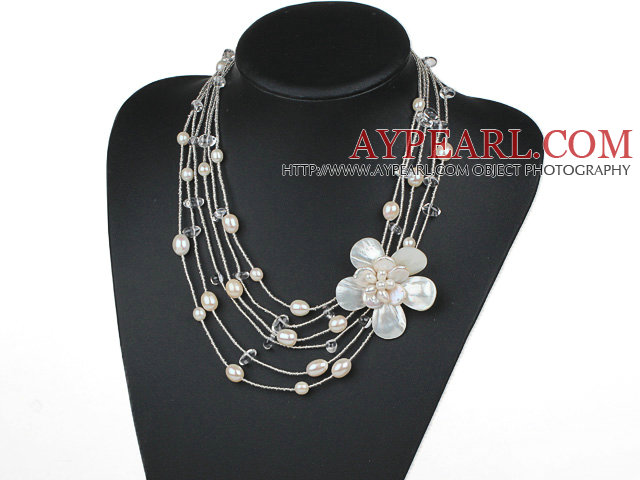 Les brins multi cristallines et blanc perle d'eau douce et blanche Shell de collier de fleur