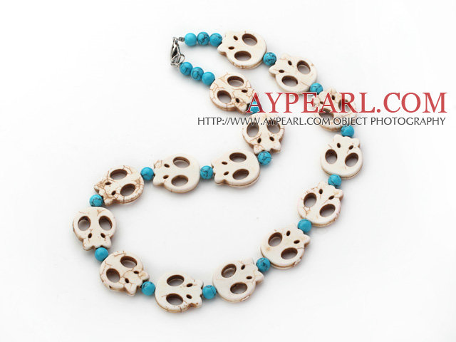 5 Pieces Hvit Howlite Skull and Blå Turquoise Halskjeder med hummer låsen