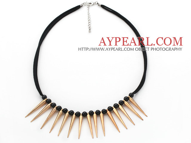 Punk Style Black Seashell Halsband med Furador Shape Metal tillbehör