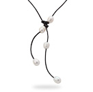 Simple Style 10-11mm White Freshwater Pearl Leather Necklace with Black Leather