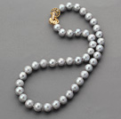 Classic Design 10-11mm Round Mørkegrå Freshwater Pearl Beaded Halskjede med gullbelagt lås