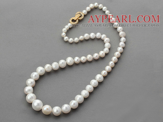 Classic Design Round White Freshwater Pearl Graduated Beaded Necklace with Gold Plated Clasp