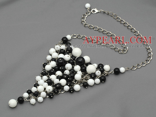Fashion Style Black Agate and White Porcelain Stone Metal Wrapped Necklace with Metal Chain