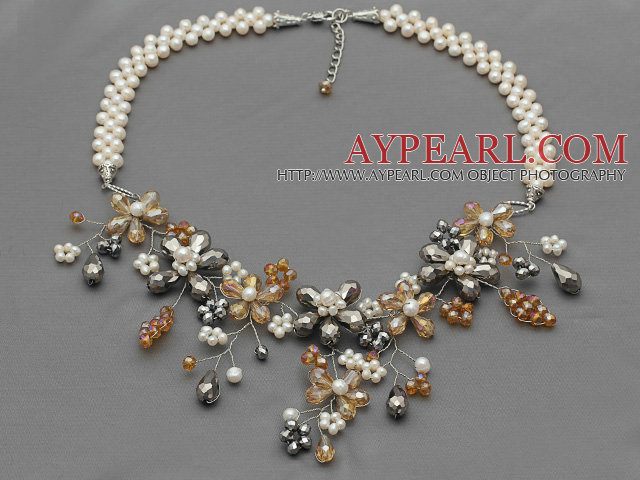 Vit Serie Vit Sötvatten Pearl och orange och grå färg Crystal Flower halsband