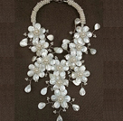 Fantastic Fashion Natural White Freshwater Pearl Shell Flower Statement Party Necklace