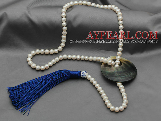 Fashion Style 8-9mm vit sötvattenspärla Tassel Halsband med Big Shell Donut och Blue Tassel