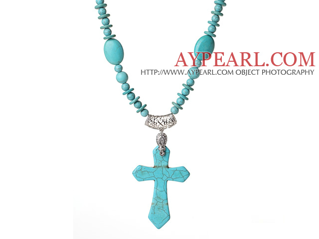 Collier turquoise assortis avec pendentif croix de turquoise de forme