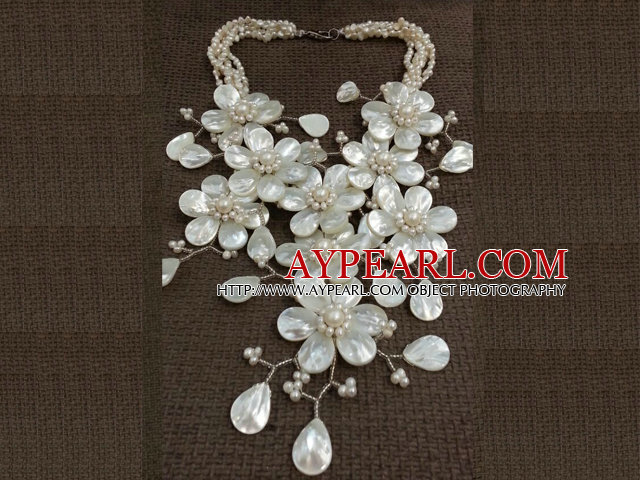 Fantastic Fashion Natural White Freshwater Pearl Shell Flower Party Necklace