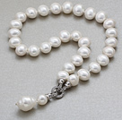 Wholesale Elegent Style Potato Shape White Seashell Beaded Knotted Necklace with White Seashell Pendant