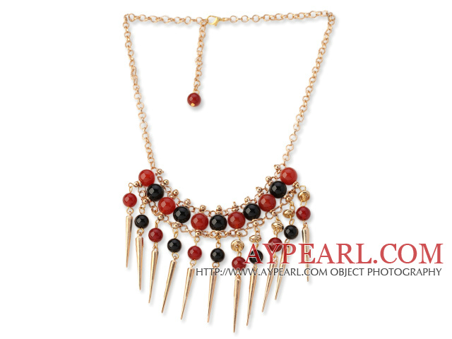 Charmig 8 - 10mm A Grade röd svart agat och Golden Spike Loop Chain Necklace