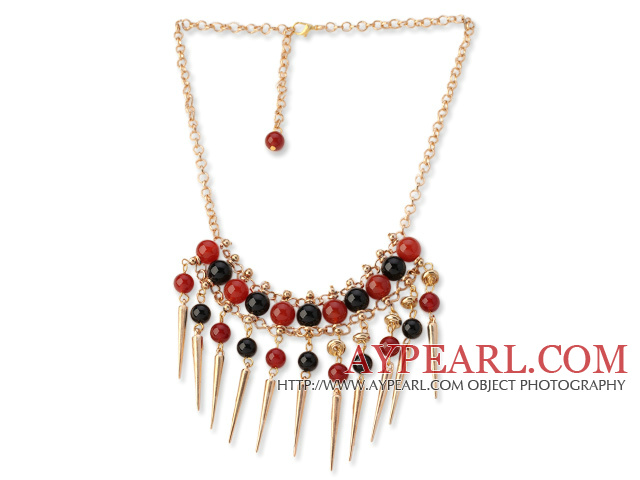 Collier de chaîne de Charme 8 - 10mm Une année noire rouge Agate Et Golden Spike boucle