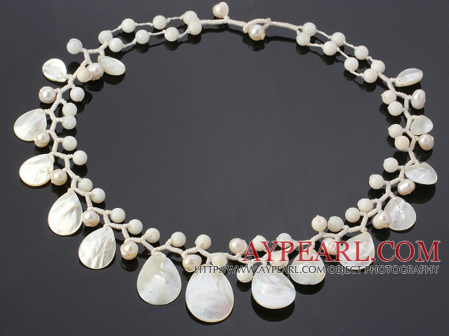 Fantastic 6 - 7mm Vit Sötvatten Pearl och fläkt Shape Vit Shell handknuten Branch Necklace