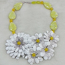 Fashion High Quality Natural Nut Shape Yellow Jade And White Porcelain Crystal Flower Party Necklace