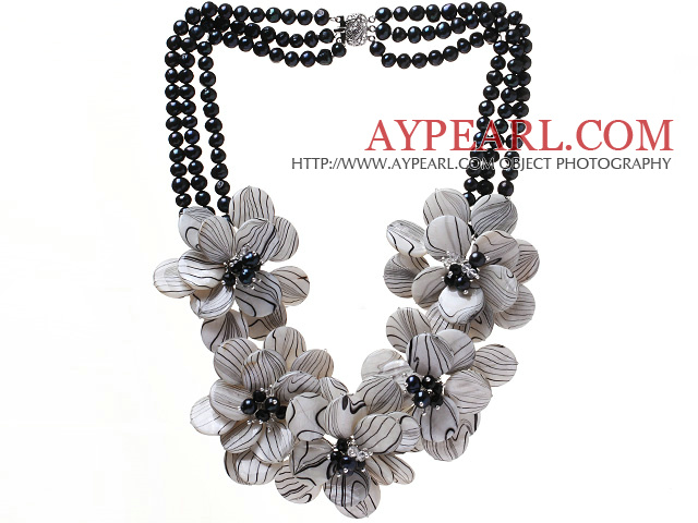 Fashion Tre Strands Svart Freshwater Pearl och Layer Målad Shell Flower Party halsband