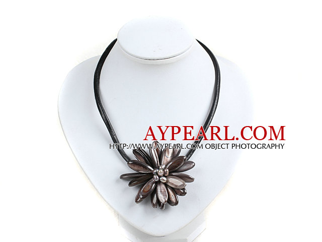 Classic Natural Black Series Freshwater Pearl Shell Flower Party Necklace With Black Leather