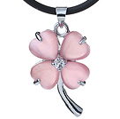 Fashion Intarsien Pink Heart Shape Cats Eye Four Leaf Clover Zincon Anhänger Halskette mit schwarzem Leder