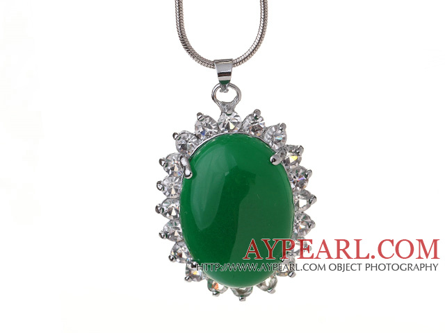 Härlig Inläggningar Oval Shape Grön Malaysian Jade Zircon Pendant Halsband med metall kedja