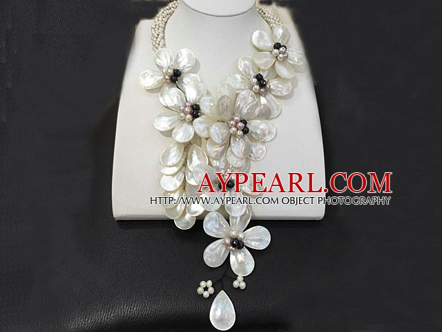 Fantastisk Fashion Natural White Lip Shell Ferskvann Pearl Flower Statement partiet halskjede