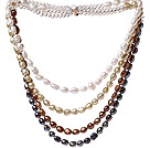 Trevlig Fyra Strands Multi Color Baroque Sötvatten Pearl och White Crystal pärlor halsband med magnetlås