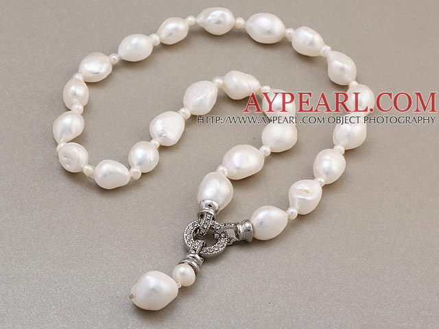 Fashion Natural White Baroque Freshwater Pearl Knotted Charm Pendant Necklace