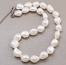 Beau collier de perle simple brin Natural White Baroque Avec noué S fermoir