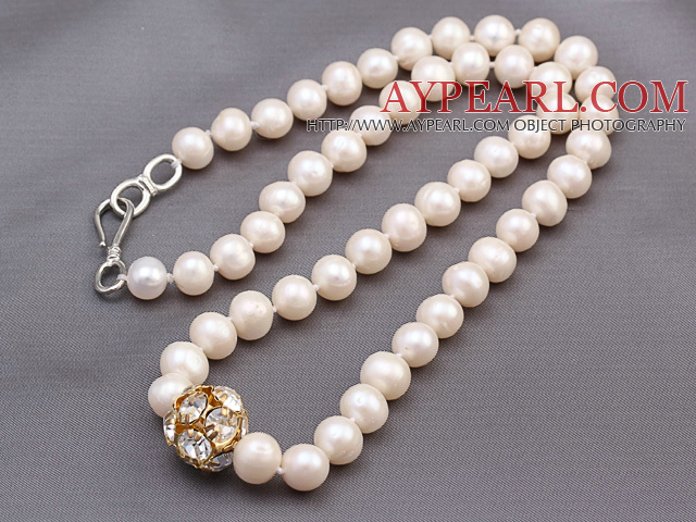 Fashion Single Strand Natural White Süßwasser-Zuchtperlen Perlen -Halskette mit Goldrhinestone -Charme
