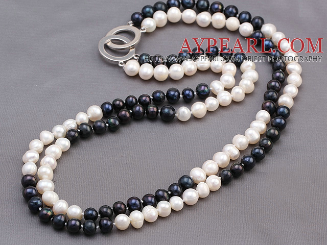 Brins de double de mode en noir et perles blanches Collier 7-8mm avec double anneau fermoir