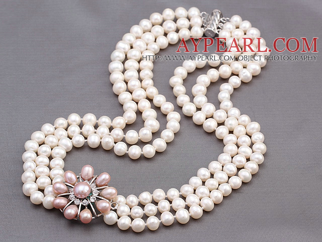 Elegant Multi Strands 7 - 8mm Natural White Ferskvann Pearl Perler kjede med Pink Pearl Rhinestone Flower Charm