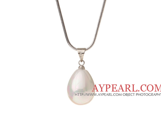 Härlig vit Teardrop Seashell Pearl dinglar hänge metall kedja halsband med Karbinlås