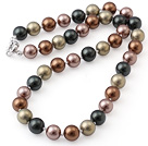 10mm populaires retour Multi Couleur Seashell perles à la main Collier noué Strand Avec Moonight fermoir