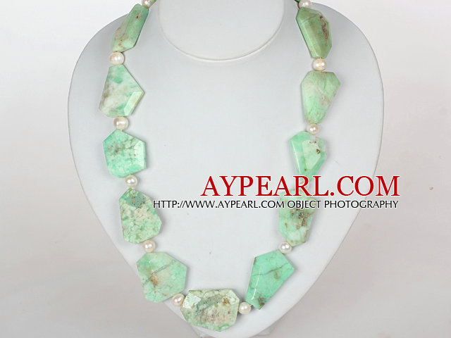 Chunky Necklace White Pearl och Green Opal Halsband