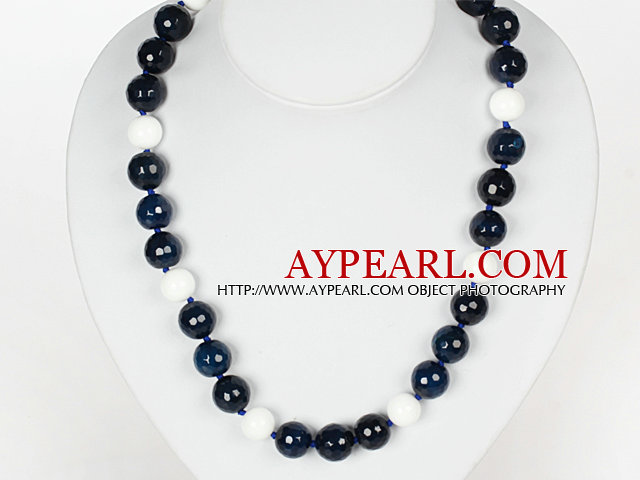 Simple brin facettes Agate Bleue et Blanc Porcelaine Pierre Collier de perles