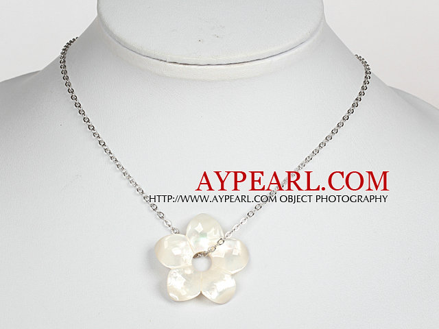 White Shell Flower Pendant Necklace with Metal Chain